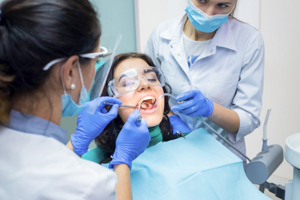 Can a Dentist Perform Oral Surgery in Miami?